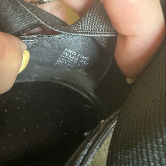 Kenneth Cole Pro Time Black Velvet Ankle Strap Ballet Flats Size 7 GUC - Picture 9 of 9